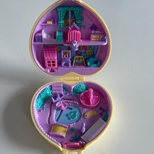 1994 Polly Pocket Strollin' Baby